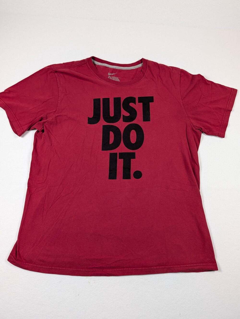 Nike Men's Red Just Do It Graphic Short Sleeve T-Shirt Xl